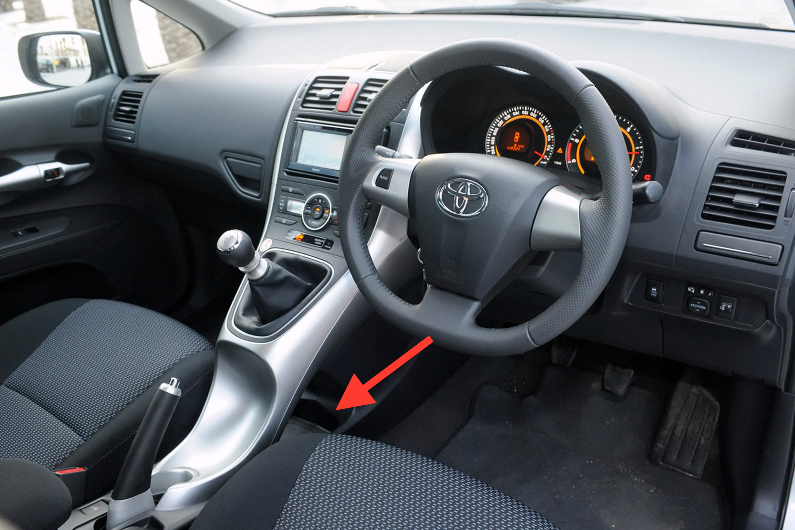 toyota auris fuse box cigarette lighter 2008 diagram What is this? - Auris